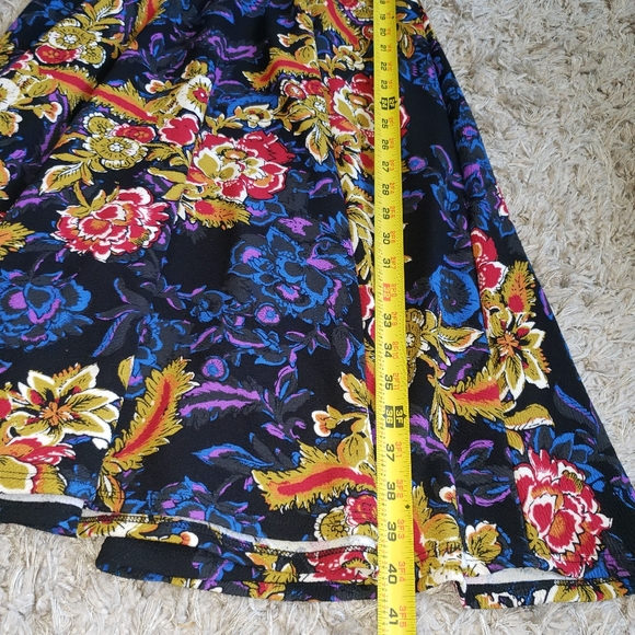 - Size Small New LuLaRoe Nicole Dress - Picture 6 of 13